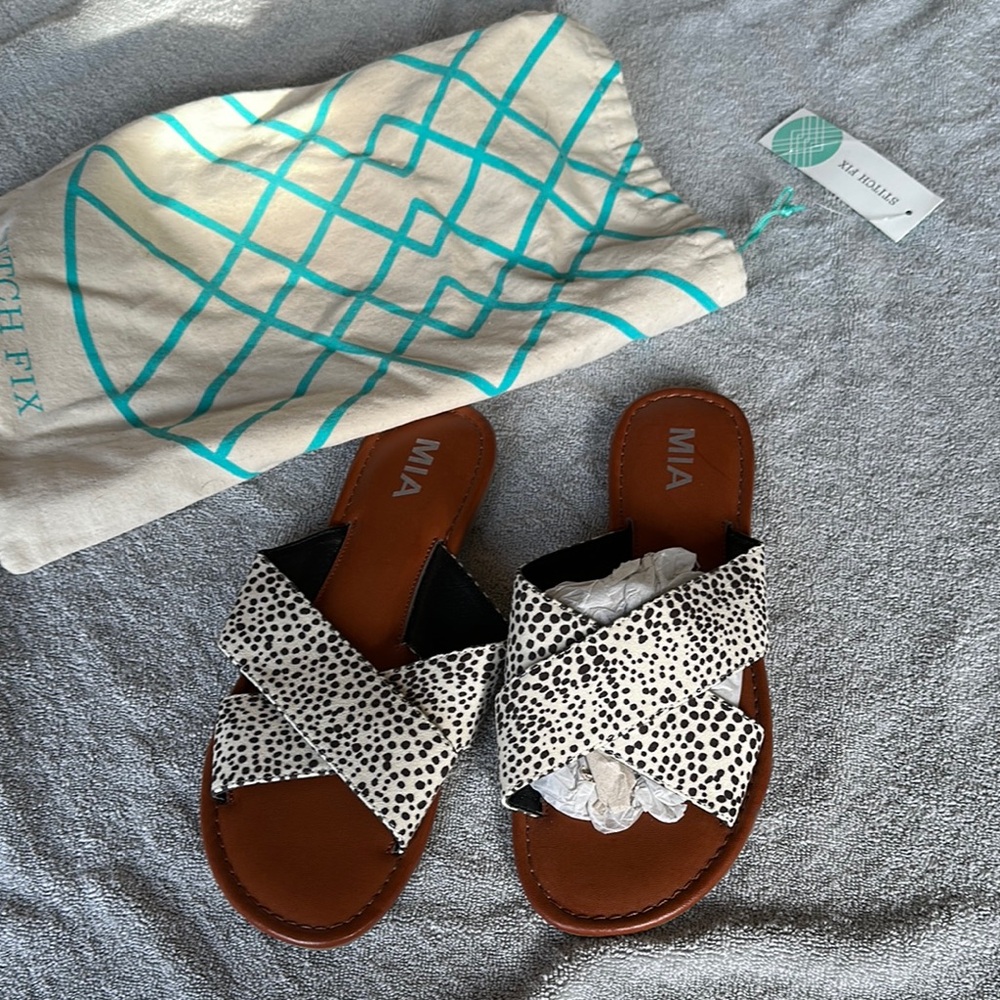 MIA Black and White Sandals